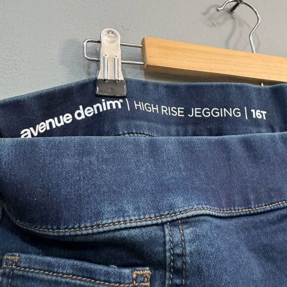 Avenue Denim High Rise Pull-On Jegging Size 16T NWT - Picture 5 of 6